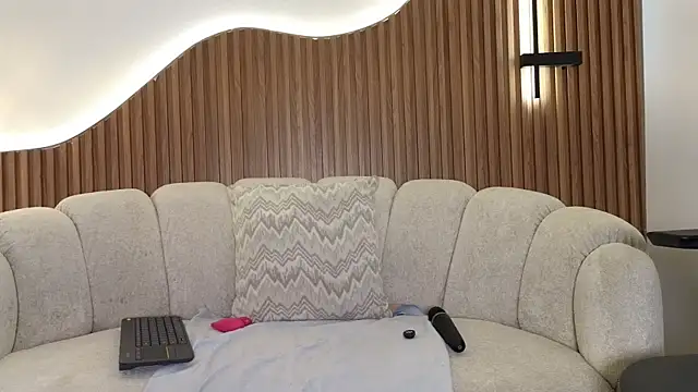 Snapshot of anellejones chatting on 4, 7, 2026 anellejones online show from 4, 7, 2026