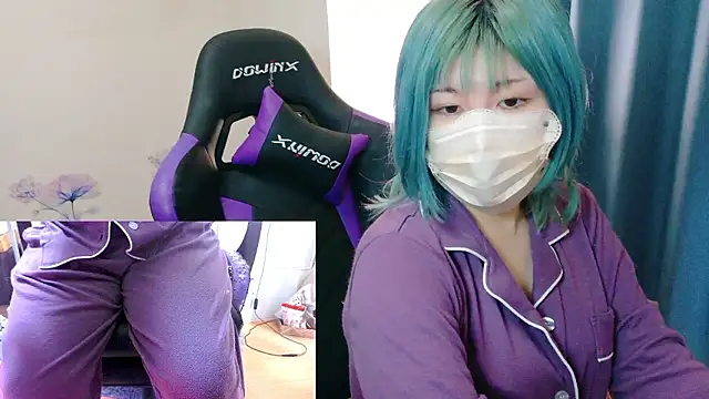 Snapshot of hazuki_8008 chatting on 2, 12, 2025 hazuki 8008 online show from 2, 12, 2025