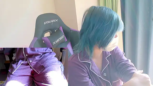 Snapshot of hazuki_8008 chatting on 14, 11, 2025 hazuki 8008 online show from 14, 11, 2025