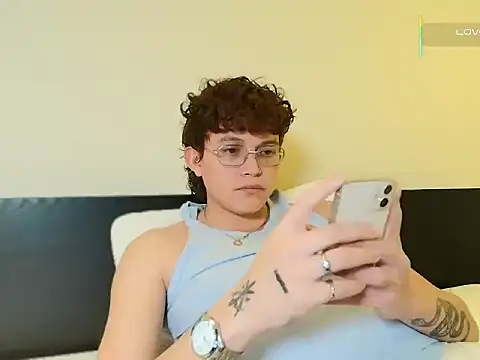 Snapshot of ccamilo-andress chatting on 4, 3, 2026 ccamilo-andress online show from 4, 3, 2026
