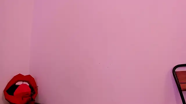 Snapshot of cloehonney chatting on 25, 11, 2025 cloehonney online show from 25, 11, 2025