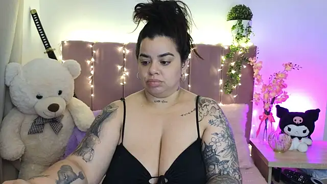 MiahJoness online show from 3, 8, 2026