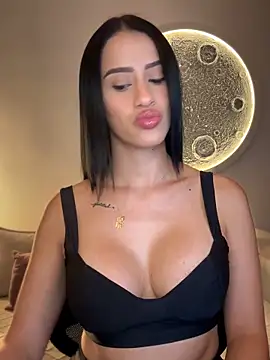 SarahhSmitth1 online show from 5, 2, 2026