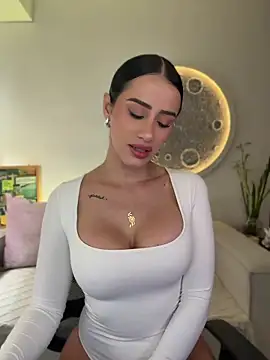 SarahhSmitth1 online show from 7, 6, 2026