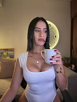 SarahhSmitth1 online show from 27, 5, 2026