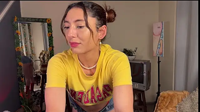 Snapshot of Tomoe_b chatting on 23, 7, 2026 Tomoe b online show from 23, 7, 2026
