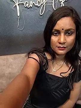 Snapshot of silky_queen chatting on 18, 12, 2024 silky queen online show from 18, 12, 2024