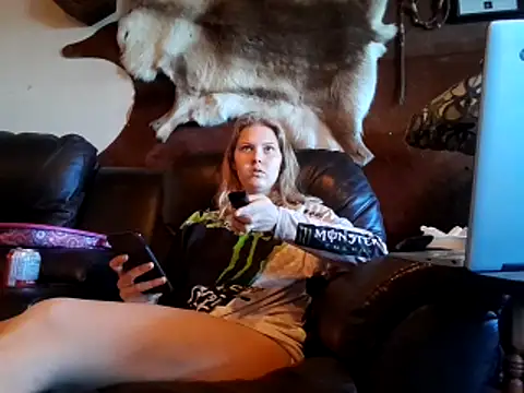 Ryan and Aurora online show from 20, 4, 2026