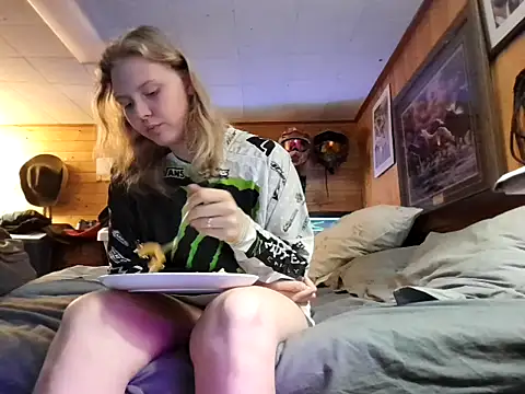 Ryan and Aurora online show from 17, 4, 2026