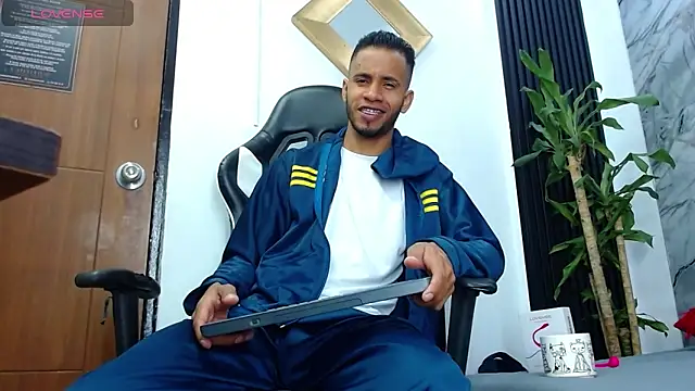 alex bigcock11 online show from 13, 2, 2025