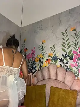 kiim taaylor online show from 14, 10, 2025