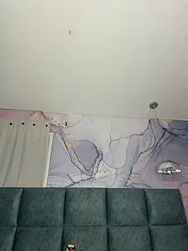 kiim taaylor online show from 13, 2, 2026