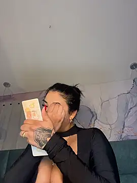 kiim taaylor online show from 1, 12, 2025