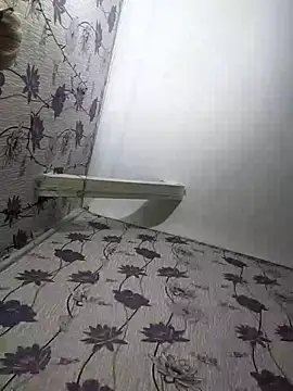 Snapshot of SweetLeila40 chatting on 4, 3, 2025 SweetLeila40 online show from 4, 3, 2025