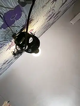 Snapshot of SweetLeila40 chatting on 12, 3, 2025 SweetLeila40 online show from 12, 3, 2025