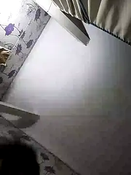 Snapshot of SweetLeila40 chatting on 12, 2, 2025 SweetLeila40 online show from 12, 2, 2025