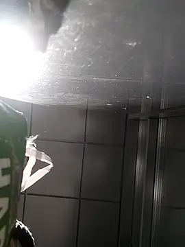 Snapshot of SweetLeila40 chatting on 8, 11, 2025 SweetLeila40 online show from 8, 11, 2025