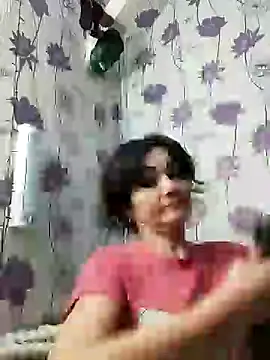 Snapshot of SweetLeila40 chatting on 9, 2, 2025 SweetLeila40 online show from 9, 2, 2025