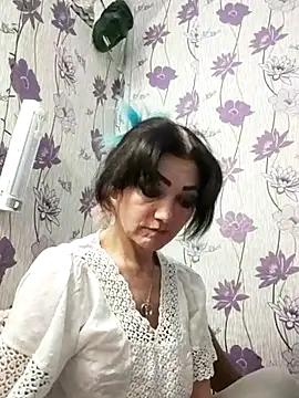 Snapshot of SweetLeila40 chatting on 24, 2, 2025 SweetLeila40 online show from 24, 2, 2025