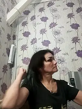 Snapshot of SweetLeila40 chatting on 27, 2, 2025 SweetLeila40 online show from 27, 2, 2025