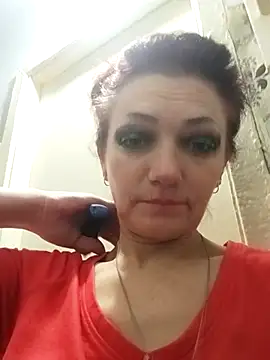 Snapshot of SweetLeila40 chatting on 6, 11, 2025 SweetLeila40 online show from 6, 11, 2025