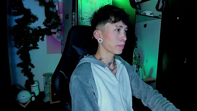 juniior 2311  online show from 14, 3, 2025