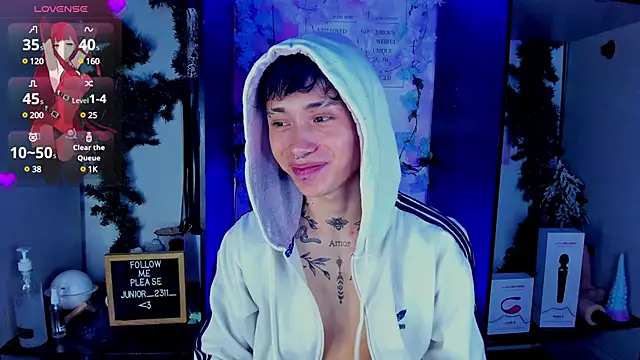 juniior 2311  online show from 8, 3, 2025