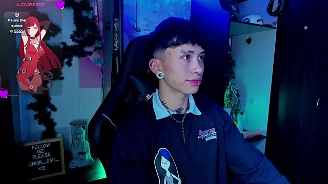 juniior 2311  online show from 14, 3, 2025