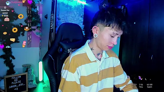 juniior 2311  online show from 15, 3, 2025