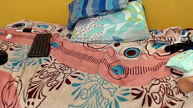 Snapshot of evaleribigtits18 chatting on 8, 2, 2025 evaleribigtits18 online show from 8, 2, 2025