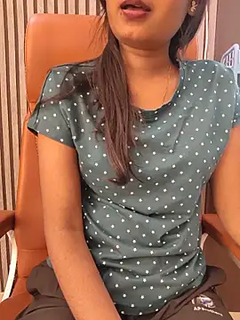 yhona darling online show from 19, 6, 2026