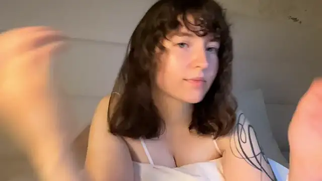 Snapshot of MoonAngelic chatting on 14, 7, 2026 MoonAngelic online show from 14, 7, 2026