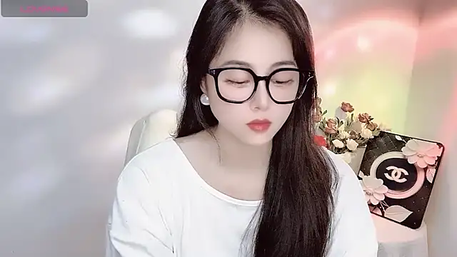 Snapshot of Lydia_170 chatting on 15, 6, 2026 Lydia 170 online show from 15, 6, 2026