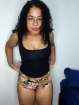 VitoriaFernandes online show from 14, 2, 2025