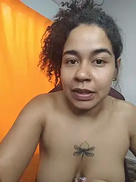 VitoriaFernandes online show from 30, 7, 2026
