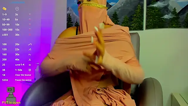 Tahiraa  online show from 5, 2, 2025