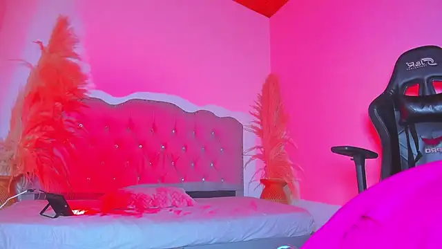 Tahiraa  online show from 10, 2, 2026