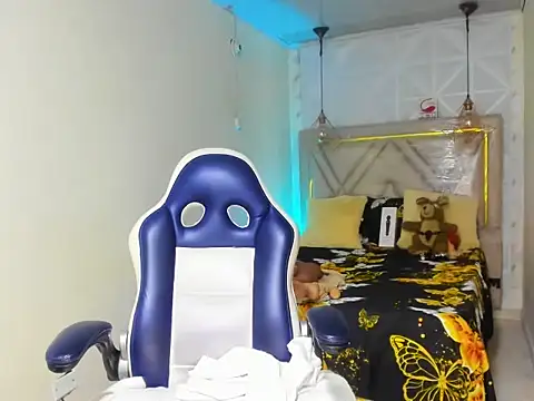 Snapshot of alexa-cooper- chatting on 16, 3, 2026 alexa-cooper- online show from 16, 3, 2026