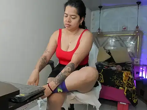 Snapshot of alexa-cooper- chatting on 17, 4, 2026 alexa-cooper- online show from 17, 4, 2026
