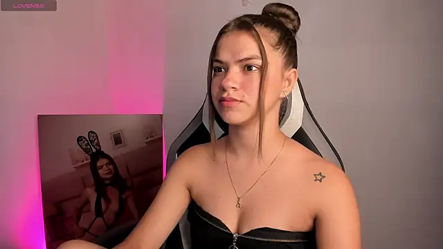 Snapshot of PaigeJayden chatting on 29, 4, 2026 PaigeJayden online show from 29, 4, 2026