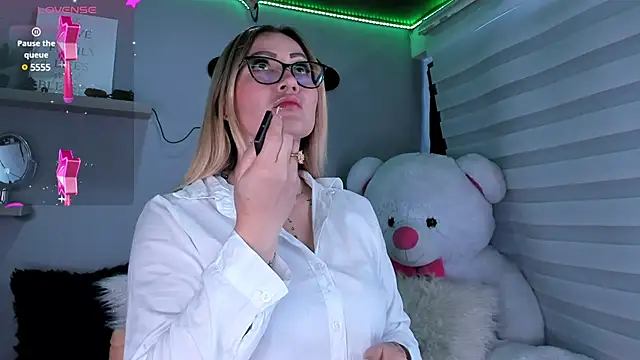 Snapshot of Alexasmith06 chatting on 28, 2, 2025 Alexasmith06 online show from 28, 2, 2025
