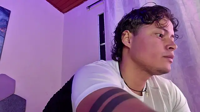 Snapshot of Horny_tgn chatting on 4, 10, 2025 Horny tgn online show from 4, 10, 2025