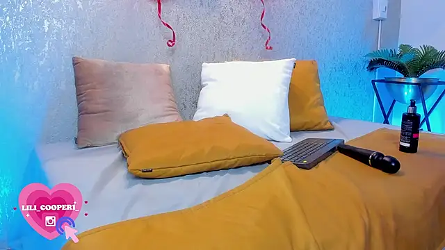 lilicooper  online show from 16, 2, 2025