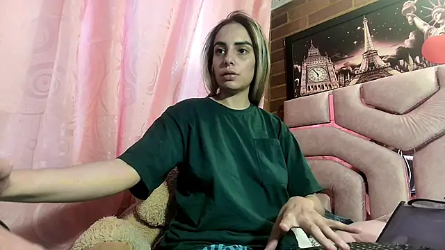 Snapshot of ValeriaLacrozee chatting on 5, 6, 2026 ValeriaLacrozee online show from 5, 6, 2026