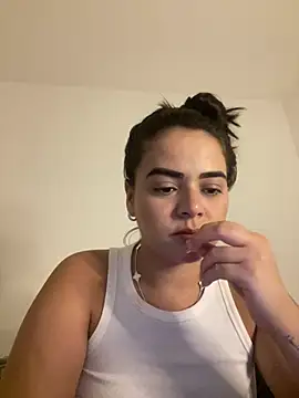 rebeccaareys online show from 2, 2, 2025