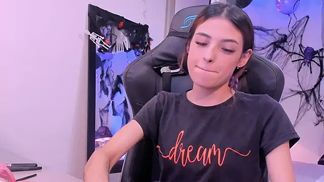 sofiarouge online show from 8, 10, 2025