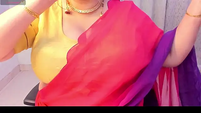 Snapshot of Gulabi_Queen chatting on 2, 11, 2025 Gulabi Queen online show from 2, 11, 2025