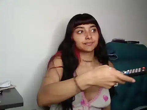 Snapshot of annibaby_88 chatting on 19, 10, 2025 annibaby 88 online show from 19, 10, 2025