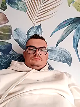 GLouglou19 online show from 13, 9, 2025