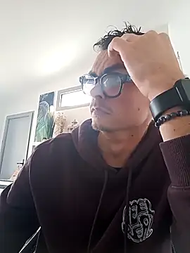 GLouglou19 online show from 2, 3, 2026